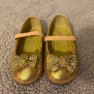Toddler girl shoe size 13 Mexico size (USsize 5-6)